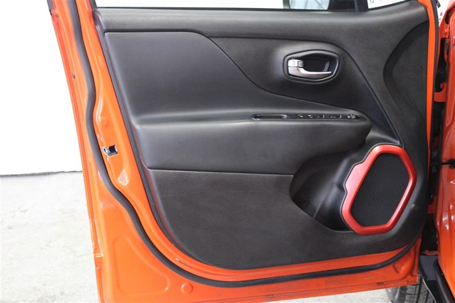 Used Jeep Renegade TRAILHAWK 2015 | Fast Track Motors. Paterson, New Jersey Used Jeep Renegade TRAILHAWK 2015 | Fast Track Motors. Paterson, New Jersey