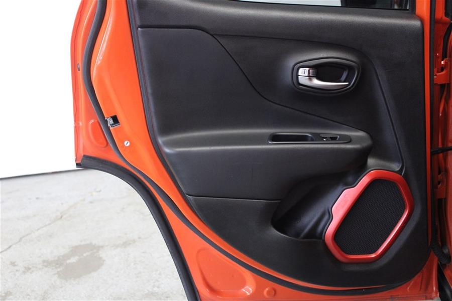 Used Jeep Renegade TRAILHAWK 2015 | Fast Track Motors. Paterson, New Jersey Used Jeep Renegade TRAILHAWK 2015 | Fast Track Motors. Paterson, New Jersey