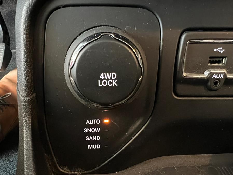 Used Jeep Renegade 4WD 4dr Sport 2016 | AutoMax. West Hartford, Connecticut Used Jeep Renegade 4WD 4dr Sport 2016 | AutoMax. West Hartford, Connecticut