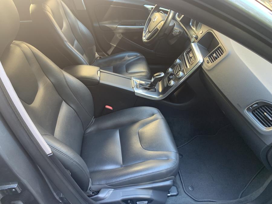 Used Volvo V60 4dr Wgn T5 Premier AWD 2016 | TJ Motors. New London, Connecticut Used Volvo V60 4dr Wgn T5 Premier AWD 2016 | TJ Motors. New London, Connecticut