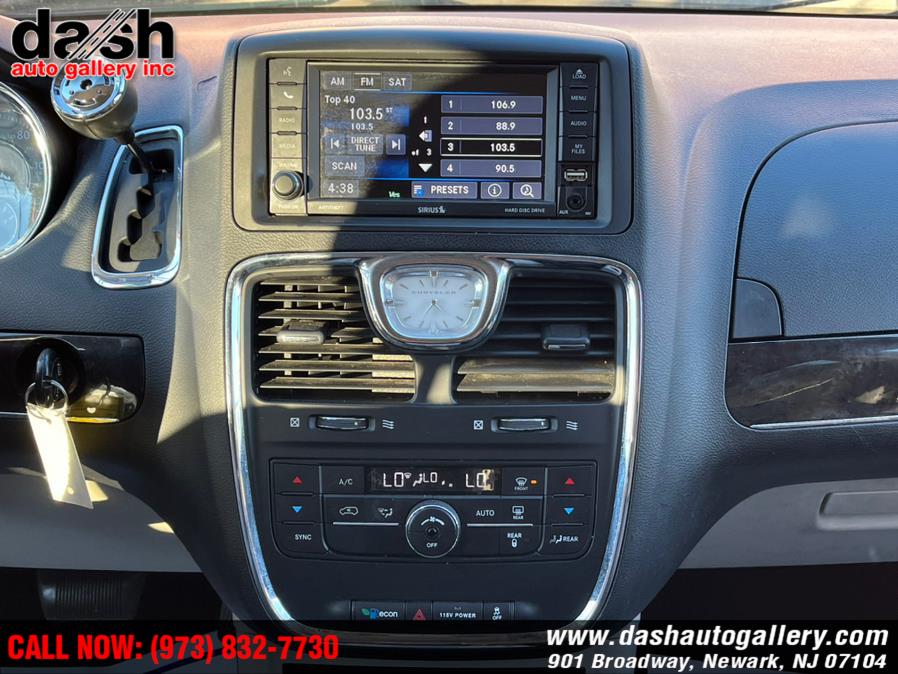 Used Chrysler Town & Country 4dr Wgn Touring 2016 | Dash Auto Gallery Inc.. Newark, New Jersey Used Chrysler Town & Country 4dr Wgn Touring 2016 | Dash Auto Gallery Inc.. Newark, New Jersey