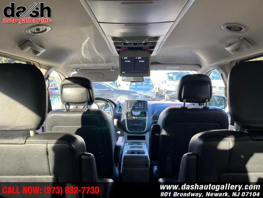 Used Chrysler Town & Country 4dr Wgn Touring 2016 | Dash Auto Gallery Inc.. Newark, New Jersey Used Chrysler Town & Country 4dr Wgn Touring 2016 | Dash Auto Gallery Inc.. Newark, New Jersey