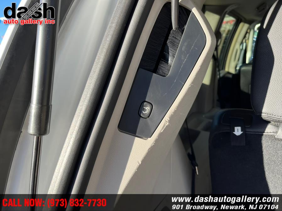 Used Chrysler Town & Country 4dr Wgn Touring 2016 | Dash Auto Gallery Inc.. Newark, New Jersey Used Chrysler Town & Country 4dr Wgn Touring 2016 | Dash Auto Gallery Inc.. Newark, New Jersey