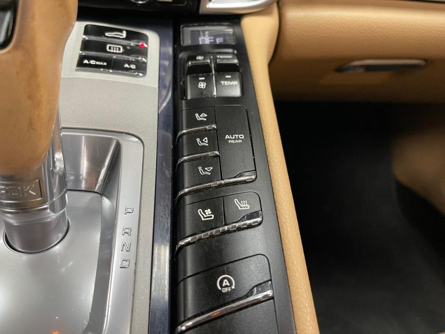 Used Porsche Panamera 4dr HB Edition 2016 | 5 Towns Drive. Inwood, New York Used Porsche Panamera 4dr HB Edition 2016 | 5 Towns Drive. Inwood, New York