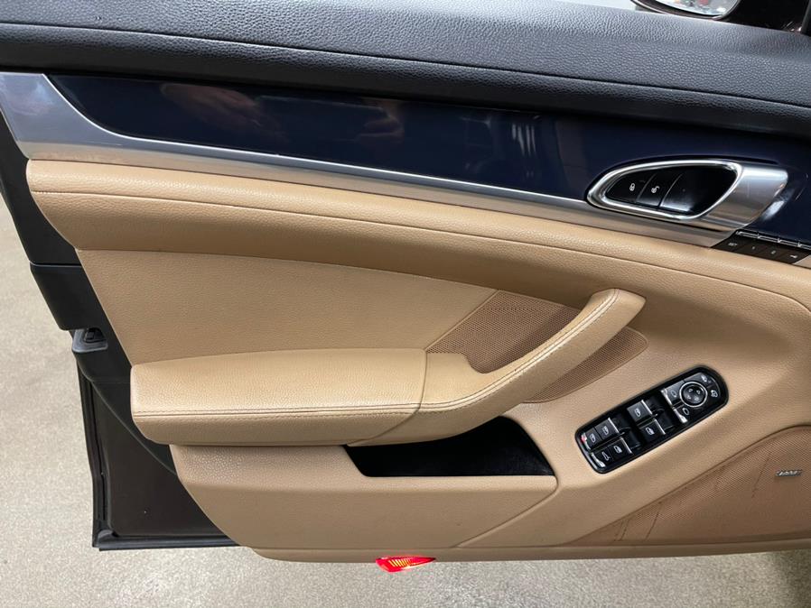 Used Porsche Panamera 4dr HB Edition 2016 | 5 Towns Drive. Inwood, New York Used Porsche Panamera 4dr HB Edition 2016 | 5 Towns Drive. Inwood, New York