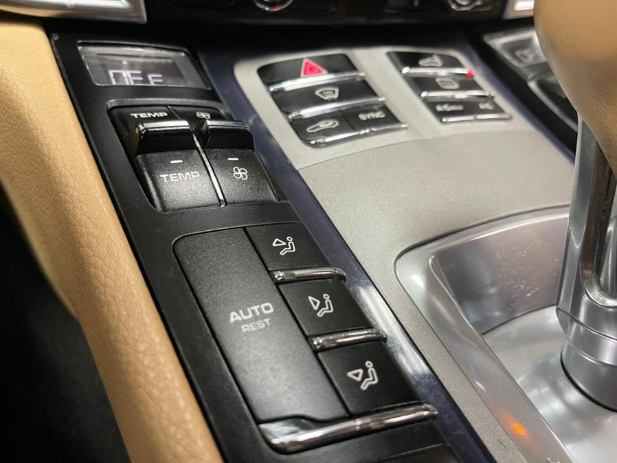 Used Porsche Panamera 4dr HB Edition 2016 | 5 Towns Drive. Inwood, New York Used Porsche Panamera 4dr HB Edition 2016 | 5 Towns Drive. Inwood, New York