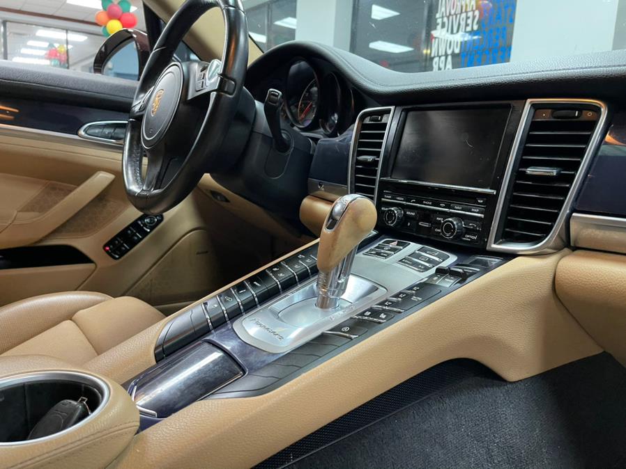 Used Porsche Panamera 4dr HB Edition 2016 | 5 Towns Drive. Inwood, New York Used Porsche Panamera 4dr HB Edition 2016 | 5 Towns Drive. Inwood, New York