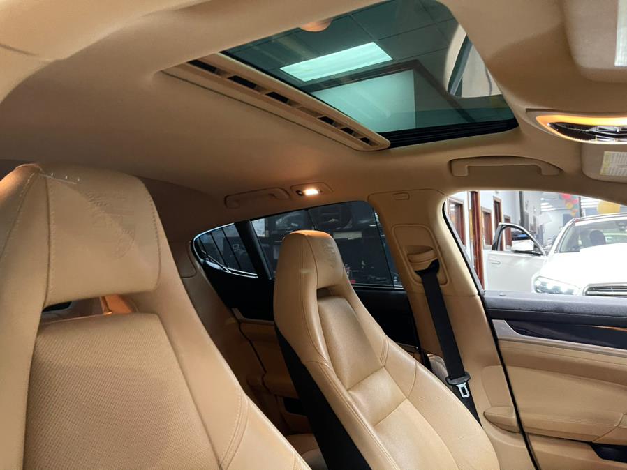 Used Porsche Panamera 4dr HB Edition 2016 | 5 Towns Drive. Inwood, New York Used Porsche Panamera 4dr HB Edition 2016 | 5 Towns Drive. Inwood, New York
