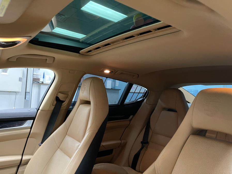 Used Porsche Panamera 4dr HB Edition 2016 | 5 Towns Drive. Inwood, New York Used Porsche Panamera 4dr HB Edition 2016 | 5 Towns Drive. Inwood, New York