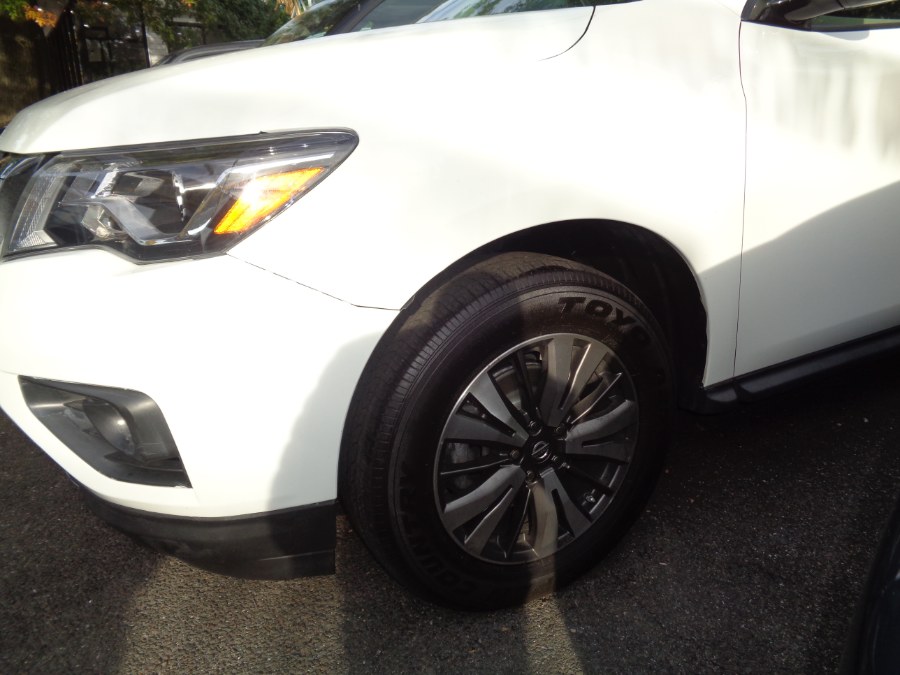 Used Nissan Pathfinder 4x4 S 2017 | Sunrise of Elmont. Elmont, New York Used Nissan Pathfinder 4x4 S 2017 | Sunrise of Elmont. Elmont, New York
