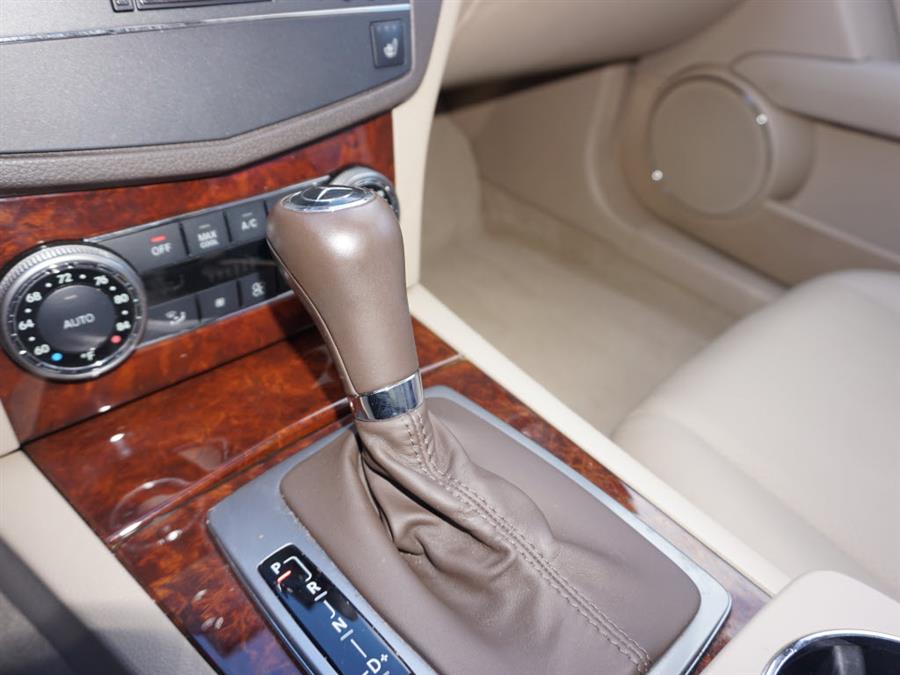 Used Mercedes-benz C-class C 300 Luxury 4MATIC 2010 | Autouse. Andover, Massachusetts Used Mercedes-benz C-class C 300 Luxury 4MATIC 2010 | Autouse. Andover, Massachusetts