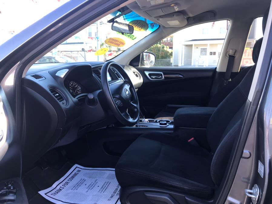 Used Nissan Pathfinder 4WD 4dr SV 2016 | Affordable Motors Inc. Bridgeport, Connecticut Used Nissan Pathfinder 4WD 4dr SV 2016 | Affordable Motors Inc. Bridgeport, Connecticut