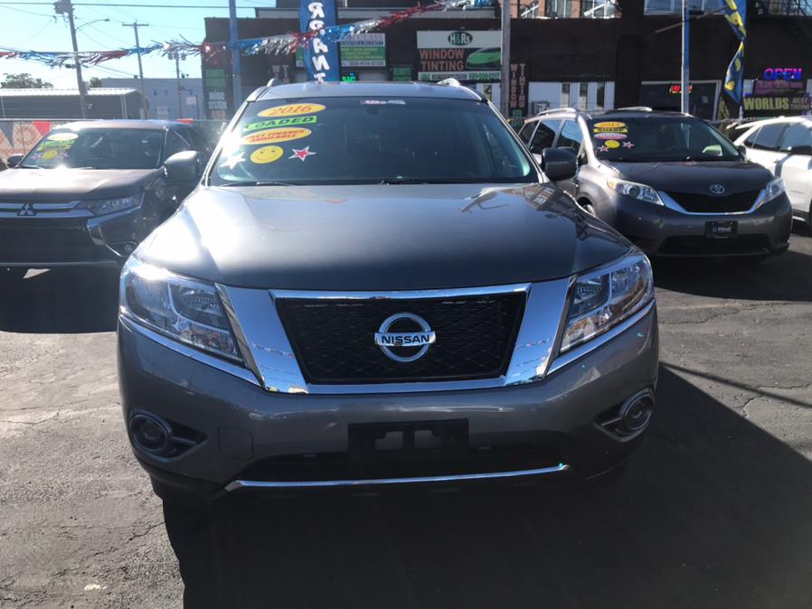 Used Nissan Pathfinder 4WD 4dr SV 2016 | Affordable Motors Inc. Bridgeport, Connecticut Used Nissan Pathfinder 4WD 4dr SV 2016 | Affordable Motors Inc. Bridgeport, Connecticut