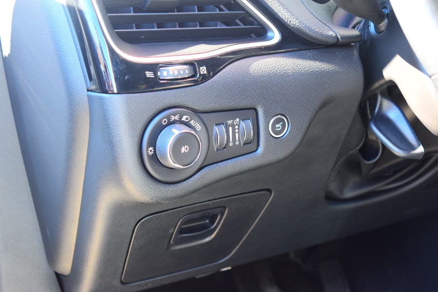 Used Jeep Cherokee Latitude Plus 4x4 2019 | Hillside Auto Mall Inc.. Jamaica, New York Used Jeep Cherokee Latitude Plus 4x4 2019 | Hillside Auto Mall Inc.. Jamaica, New York
