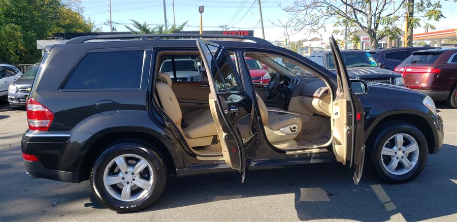 Used Mercedes-Benz GL-Class 4MATIC 4dr 4.6L 2008 | Victoria Preowned Autos Inc. Little Ferry, New Jersey Used Mercedes-Benz GL-Class 4MATIC 4dr 4.6L 2008 | Victoria Preowned Autos Inc. Little Ferry, New Jersey