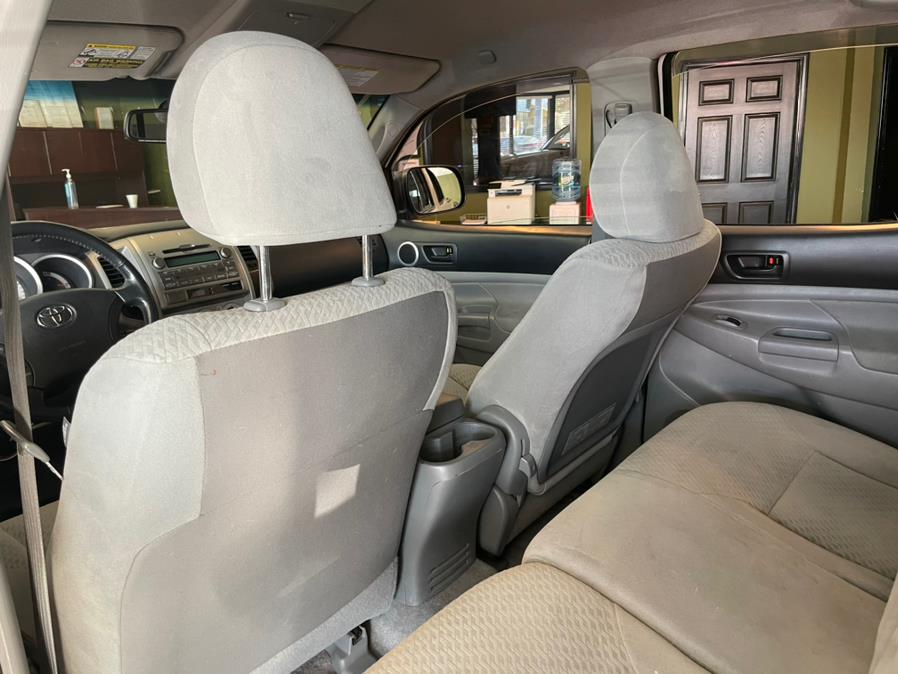 2011 Toyota Tacoma 4WD Double LB V6 AT, available for sale in West Hartford, Connecticut | AutoMax. West Hartford, Connecticut 2011 Toyota Tacoma 4WD Double LB V6 AT, available for sale in West Hartford, Connecticut | AutoMax. West Hartford, Connecticut