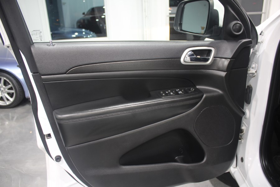 Used Jeep Grand Cherokee 4WD 4dr Altitude 2015 | Auto Gallery. Lodi, New Jersey Used Jeep Grand Cherokee 4WD 4dr Altitude 2015 | Auto Gallery. Lodi, New Jersey