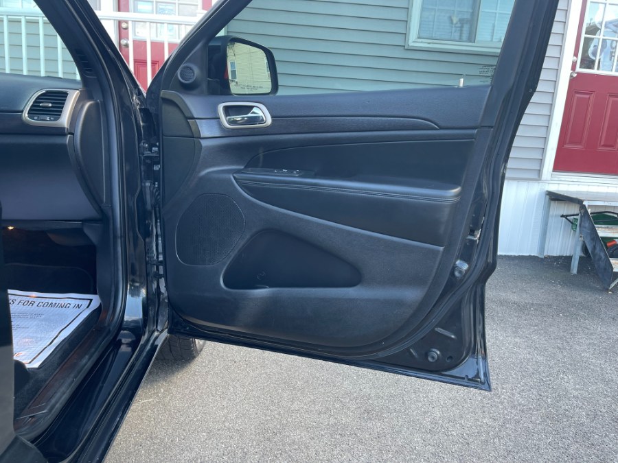 2014 Jeep Grand Cherokee 4WD 4dr Altitude, available for sale in Paterson, New Jersey | DZ Automall. Paterson, New Jersey 2014 Jeep Grand Cherokee 4WD 4dr Altitude, available for sale in Paterson, New Jersey | DZ Automall. Paterson, New Jersey