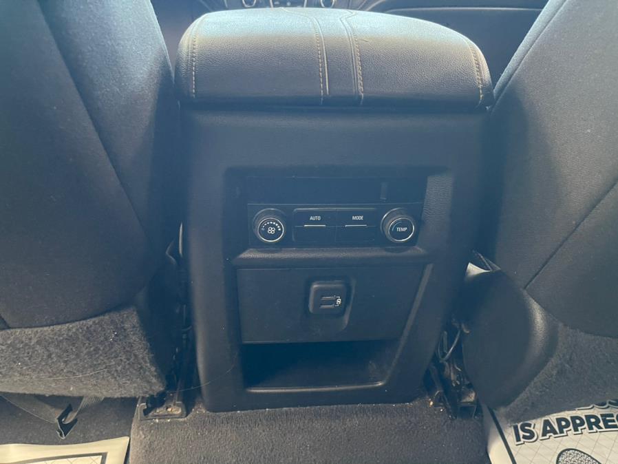 2019 Chevrolet Traverse AWD 4dr LT Cloth w/1LT, available for sale in Inwood, New York | 5 Towns Drive. Inwood, New York 2019 Chevrolet Traverse AWD 4dr LT Cloth w/1LT, available for sale in Inwood, New York | 5 Towns Drive. Inwood, New York