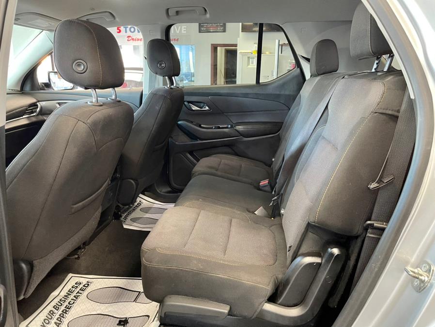 2019 Chevrolet Traverse AWD 4dr LT Cloth w/1LT, available for sale in Inwood, New York | 5 Towns Drive. Inwood, New York 2019 Chevrolet Traverse AWD 4dr LT Cloth w/1LT, available for sale in Inwood, New York | 5 Towns Drive. Inwood, New York
