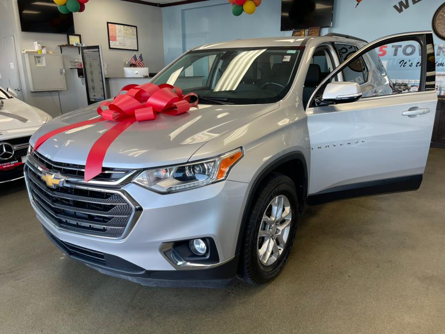 2019 Chevrolet Traverse AWD 4dr LT Cloth w/1LT, available for sale in Inwood, New York | 5 Towns Drive. Inwood, New York 2019 Chevrolet Traverse AWD 4dr LT Cloth w/1LT, available for sale in Inwood, New York | 5 Towns Drive. Inwood, New York