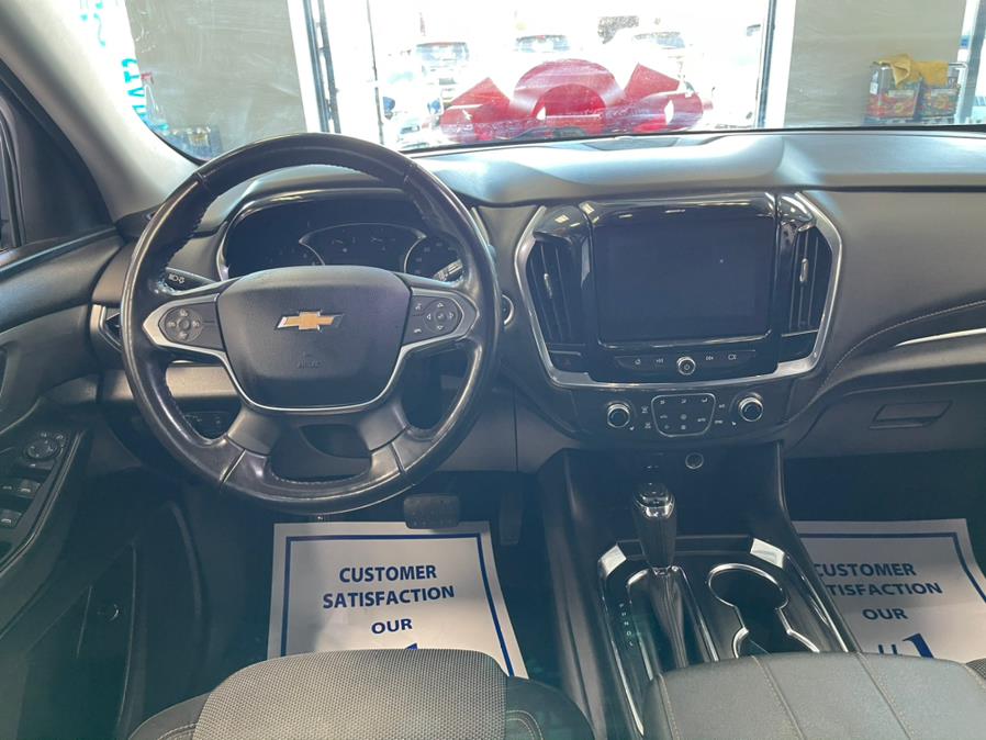 2019 Chevrolet Traverse AWD 4dr LT Cloth w/1LT, available for sale in Inwood, New York | 5 Towns Drive. Inwood, New York 2019 Chevrolet Traverse AWD 4dr LT Cloth w/1LT, available for sale in Inwood, New York | 5 Towns Drive. Inwood, New York