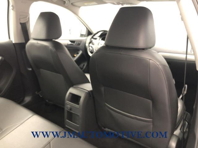 2017 Volkswagen Jetta 1.4T SE Manual, available for sale in Naugatuck, Connecticut | J&M Automotive Sls&Svc LLC. Naugatuck, Connecticut 2017 Volkswagen Jetta 1.4T SE Manual, available for sale in Naugatuck, Connecticut | J&M Automotive Sls&Svc LLC. Naugatuck, Connecticut