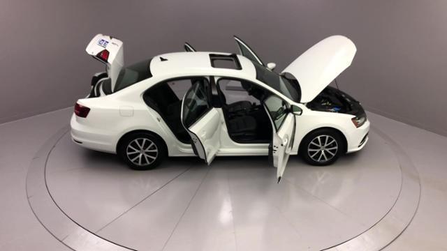 2017 Volkswagen Jetta 1.4T SE Manual, available for sale in Naugatuck, Connecticut | J&M Automotive Sls&Svc LLC. Naugatuck, Connecticut 2017 Volkswagen Jetta 1.4T SE Manual, available for sale in Naugatuck, Connecticut | J&M Automotive Sls&Svc LLC. Naugatuck, Connecticut