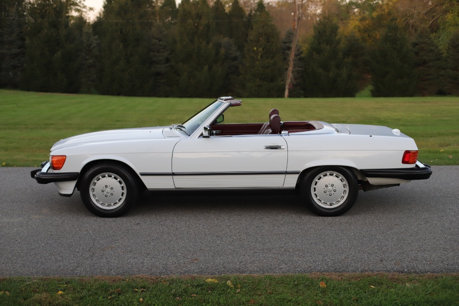 1988 Mercedes-Benz 560 Series 2dr Roadster 560SL, available for sale in North Salem, New York | Meccanic Shop North Inc. North Salem, New York 1988 Mercedes-Benz 560 Series 2dr Roadster 560SL, available for sale in North Salem, New York | Meccanic Shop North Inc. North Salem, New York