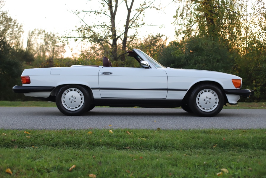 1988 Mercedes-Benz 560 Series 2dr Roadster 560SL, available for sale in North Salem, New York | Meccanic Shop North Inc. North Salem, New York 1988 Mercedes-Benz 560 Series 2dr Roadster 560SL, available for sale in North Salem, New York | Meccanic Shop North Inc. North Salem, New York