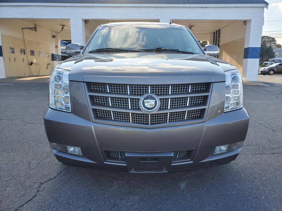 Used Cadillac Escalade ESV AWD 4dr Premium 2012 | Capital Lease and Finance. Brockton, Massachusetts