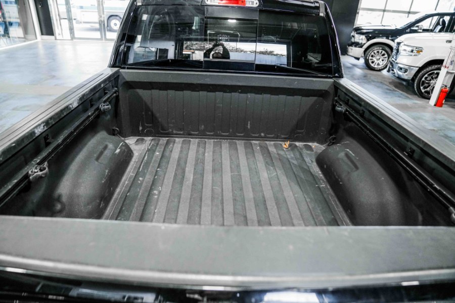 Used Ram 1500 Big Horn/Lone Star 4x4 Crew Cab 5''7" Box 2019 | 26 Motors Corp. Bronx, New York Used Ram 1500 Big Horn/Lone Star 4x4 Crew Cab 5''7" Box 2019 | 26 Motors Corp. Bronx, New York