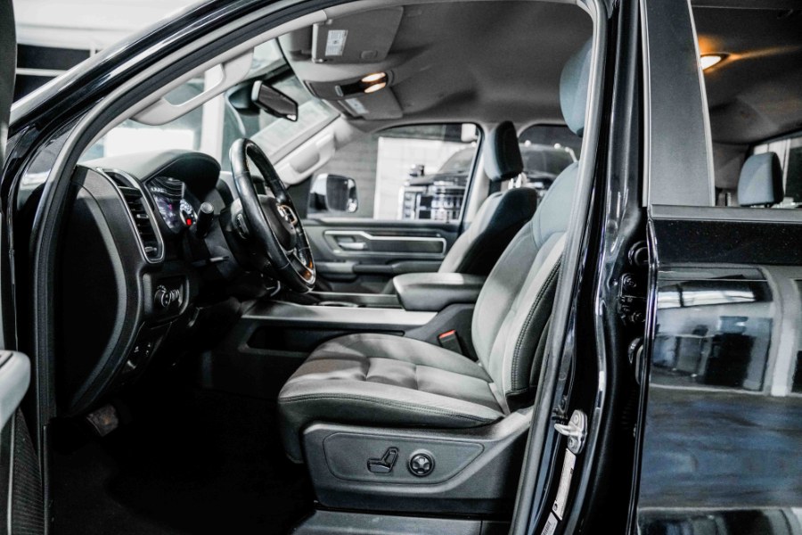 Used Ram 1500 Big Horn/Lone Star 4x4 Crew Cab 5''7" Box 2019 | 26 Motors Corp. Bronx, New York Used Ram 1500 Big Horn/Lone Star 4x4 Crew Cab 5''7" Box 2019 | 26 Motors Corp. Bronx, New York