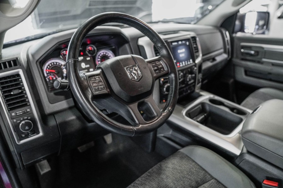 Used Ram 1500 Classic Warlock 4x4 Quad Cab 6''4" Box 2019 | 26 Motors Corp. Bronx, New York Used Ram 1500 Classic Warlock 4x4 Quad Cab 6''4" Box 2019 | 26 Motors Corp. Bronx, New York