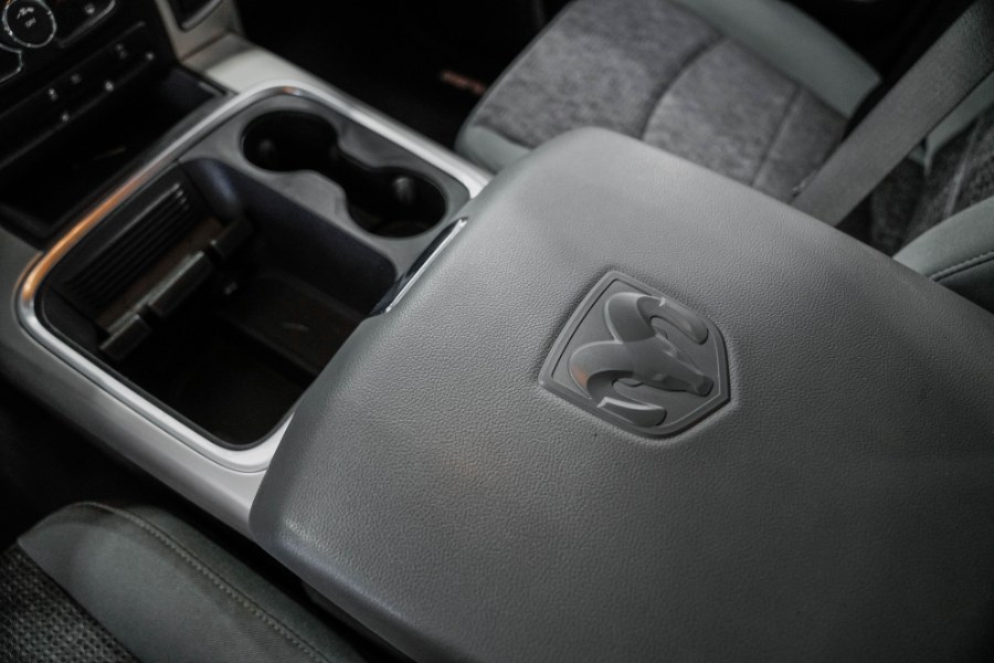 Used Ram 1500 Classic Warlock 4x4 Quad Cab 6''4" Box 2019 | 26 Motors Corp. Bronx, New York Used Ram 1500 Classic Warlock 4x4 Quad Cab 6''4" Box 2019 | 26 Motors Corp. Bronx, New York