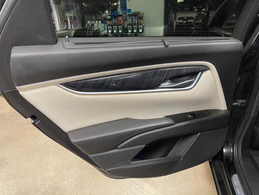 Used Cadillac XTS 4dr Sdn Platinum AWD 2013 | 5 Towns Drive. Inwood, New York Used Cadillac XTS 4dr Sdn Platinum AWD 2013 | 5 Towns Drive. Inwood, New York