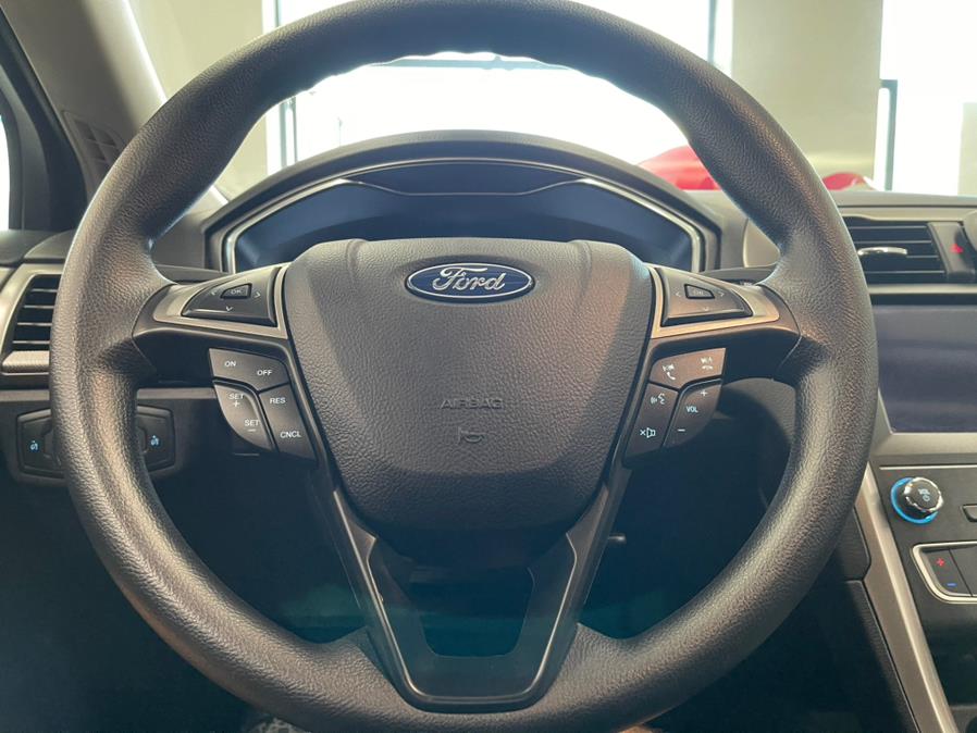 Used Ford Fusion SE FWD 2020 | 5 Towns Drive. Inwood, New York Used Ford Fusion SE FWD 2020 | 5 Towns Drive. Inwood, New York