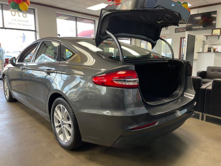 Used Ford Fusion SE FWD 2020 | 5 Towns Drive. Inwood, New York Used Ford Fusion SE FWD 2020 | 5 Towns Drive. Inwood, New York