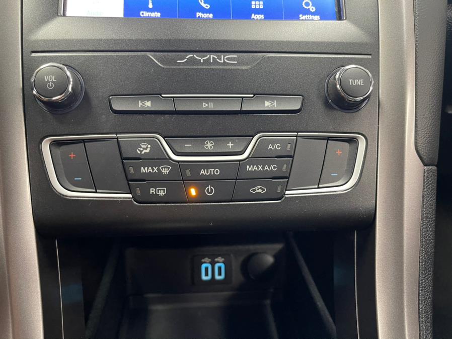 Used Ford Fusion SE FWD 2020 | 5 Towns Drive. Inwood, New York Used Ford Fusion SE FWD 2020 | 5 Towns Drive. Inwood, New York