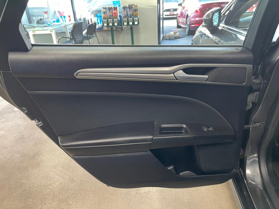 Used Ford Fusion SE FWD 2020 | 5 Towns Drive. Inwood, New York Used Ford Fusion SE FWD 2020 | 5 Towns Drive. Inwood, New York