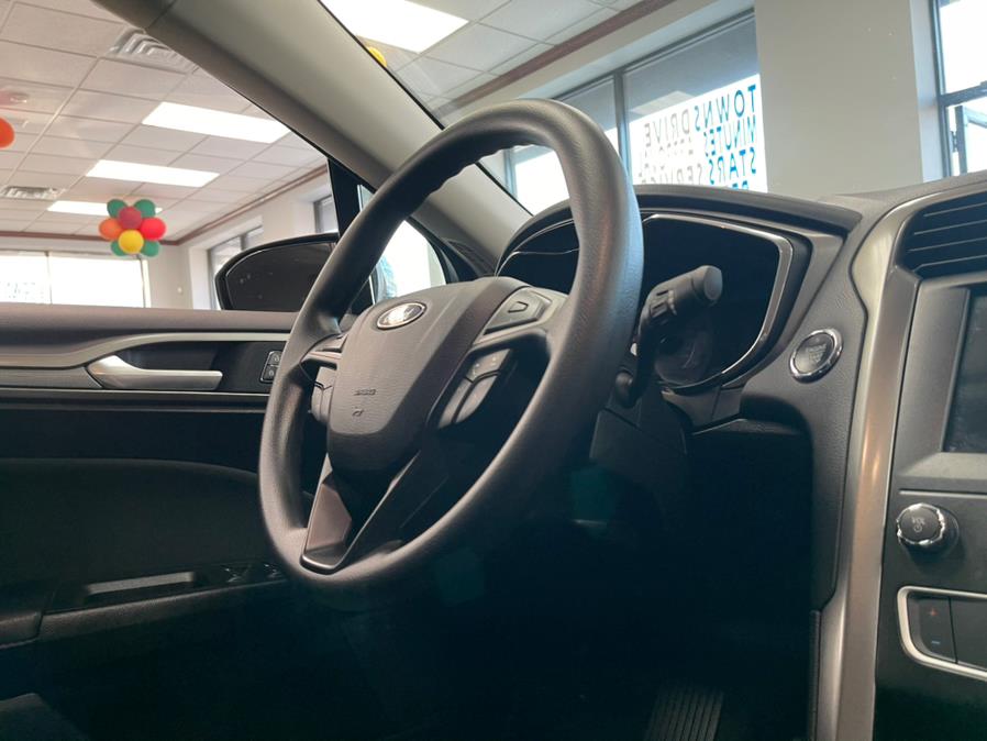 Used Ford Fusion SE FWD 2020 | 5 Towns Drive. Inwood, New York Used Ford Fusion SE FWD 2020 | 5 Towns Drive. Inwood, New York