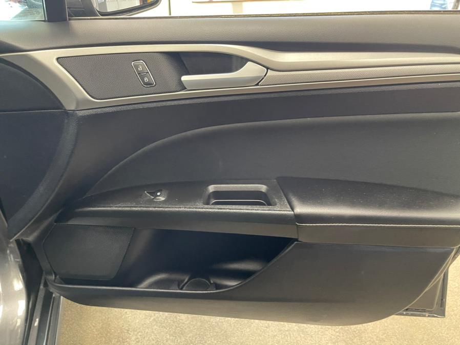Used Ford Fusion SE FWD 2020 | 5 Towns Drive. Inwood, New York Used Ford Fusion SE FWD 2020 | 5 Towns Drive. Inwood, New York