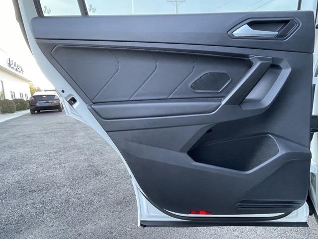 Used Volkswagen Tiguan 2.0T SEL Premium R-Line 2021 | Blasius Federal Road. Brookfield, Connecticut Used Volkswagen Tiguan 2.0T SEL Premium R-Line 2021 | Blasius Federal Road. Brookfield, Connecticut