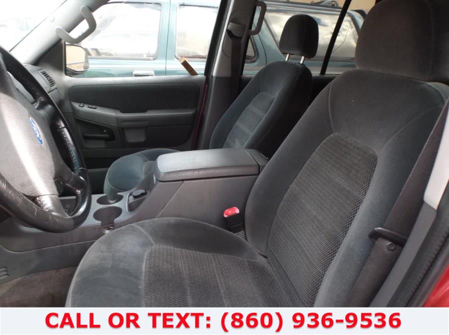 Used Ford Explorer 4dr 114" WB XLT 4WD 2002 | Lee Motors Sales Inc. Hartford, Connecticut Used Ford Explorer 4dr 114" WB XLT 4WD 2002 | Lee Motors Sales Inc. Hartford, Connecticut