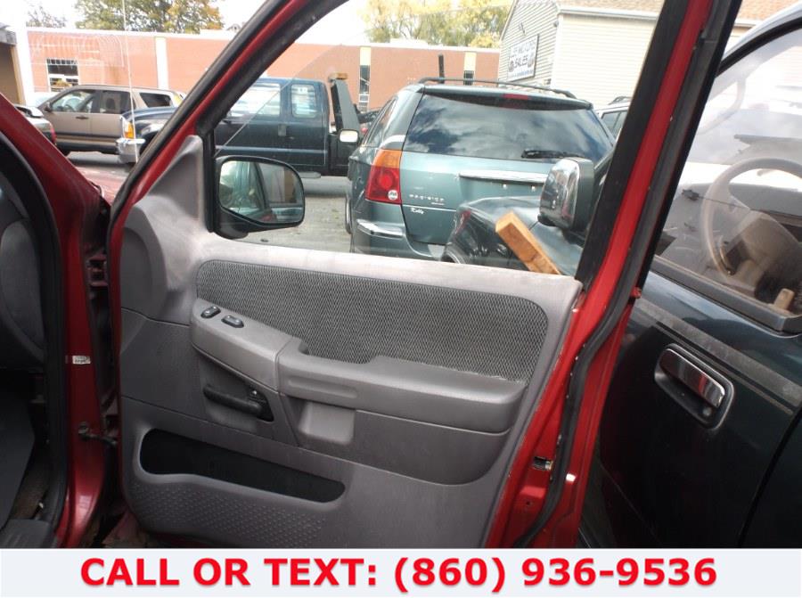 Used Ford Explorer 4dr 114" WB XLT 4WD 2002 | Lee Motors Sales Inc. Hartford, Connecticut Used Ford Explorer 4dr 114" WB XLT 4WD 2002 | Lee Motors Sales Inc. Hartford, Connecticut