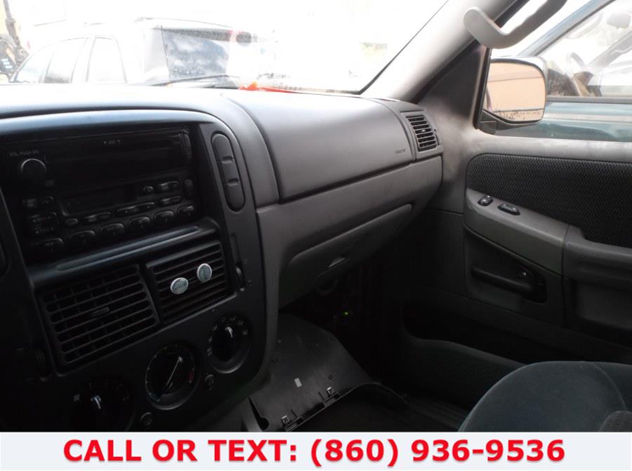 Used Ford Explorer 4dr 114" WB XLT 4WD 2002 | Lee Motors Sales Inc. Hartford, Connecticut Used Ford Explorer 4dr 114" WB XLT 4WD 2002 | Lee Motors Sales Inc. Hartford, Connecticut