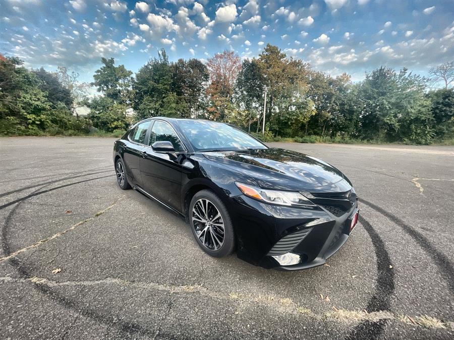 2018 Toyota Camry SE Auto (Natl), available for sale in Stratford, Connecticut | Wiz Leasing Inc. Stratford, Connecticut