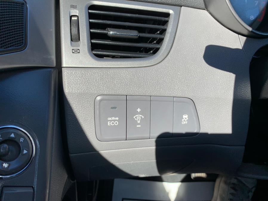 Used Hyundai Elantra 4dr Sdn Auto Limited 2013 | Rt 138 Auto Center Inc . Taunton, Massachusetts Used Hyundai Elantra 4dr Sdn Auto Limited 2013 | Rt 138 Auto Center Inc . Taunton, Massachusetts