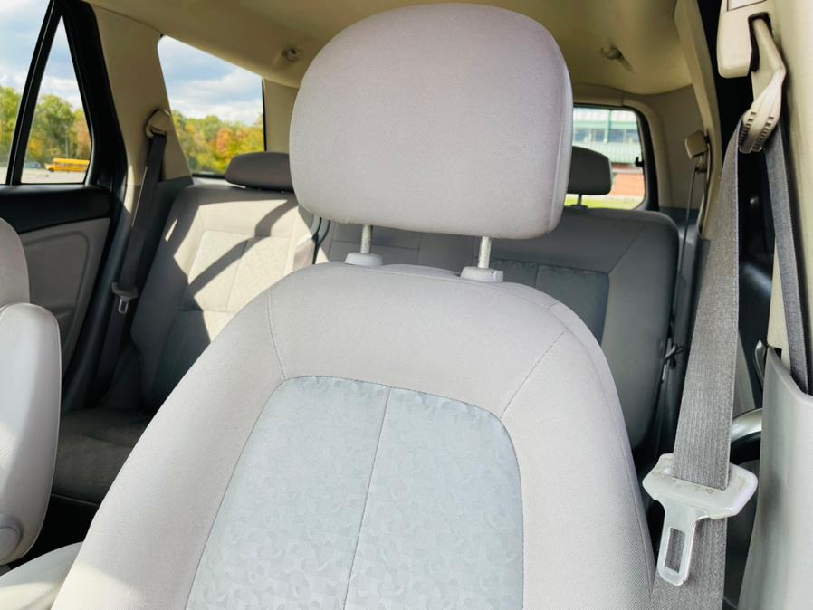 Used Saturn VUE FWD 4dr I4 Auto 2007 | Supreme Automotive. New Britain, Connecticut Used Saturn VUE FWD 4dr I4 Auto 2007 | Supreme Automotive. New Britain, Connecticut