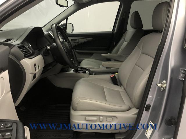 Used Honda Pilot EX-L AWD 2017 | J&M Automotive Sls&Svc LLC. Naugatuck, Connecticut Used Honda Pilot EX-L AWD 2017 | J&M Automotive Sls&Svc LLC. Naugatuck, Connecticut